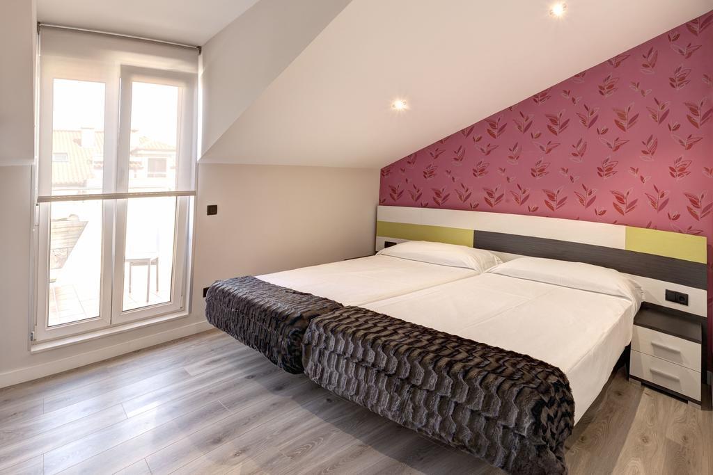 Apartamentos La Albarca Hoznayo Værelse billede